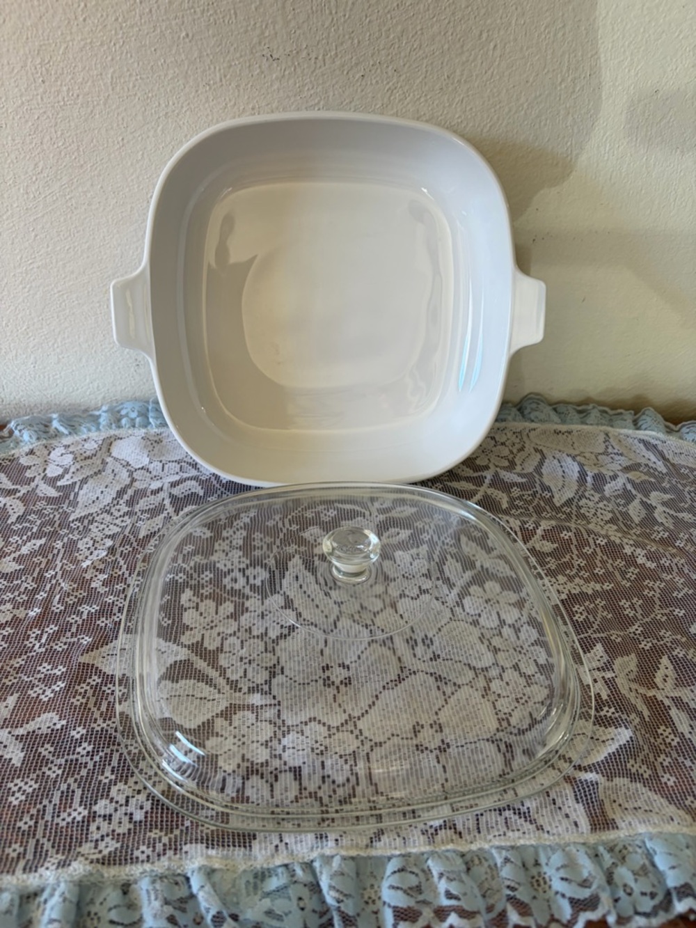 Corningware Baking Dish with Lid - Picture 3 of 7